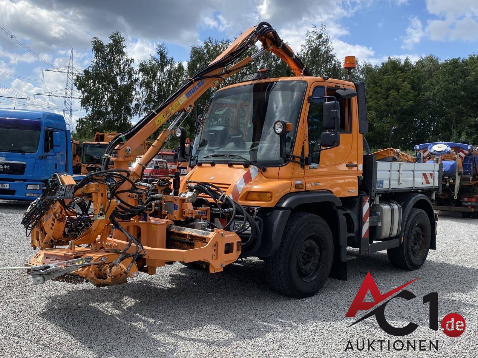MB Unimog U 400 3-Seiten-Kipper mit MULAG Anbaugerät